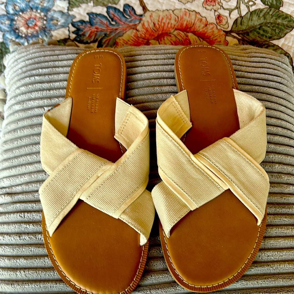 Tom’s Vivna ivory canvas sandals